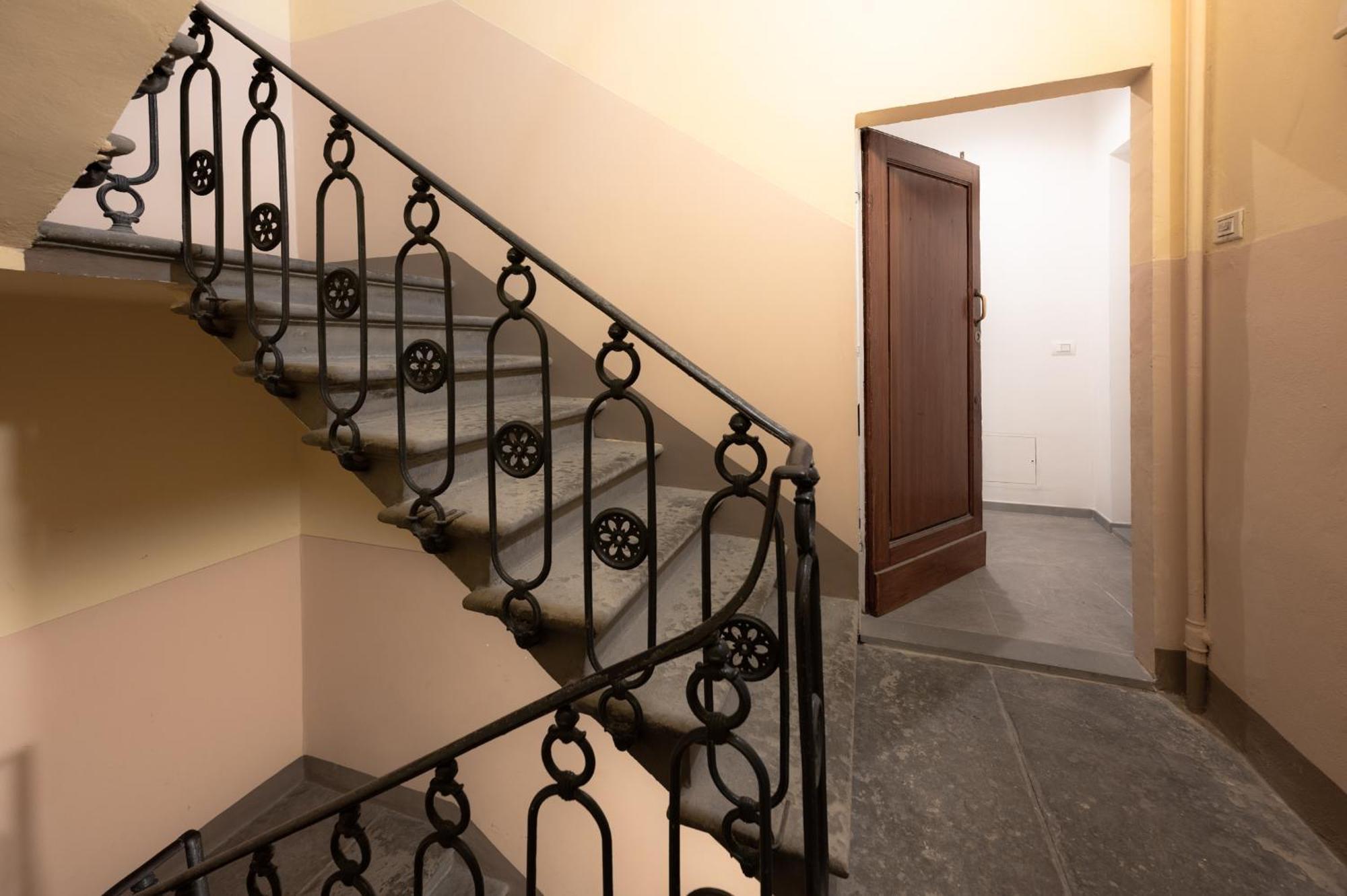 Via Ponte Alle Mosse, 19 - Florence Charming Apartments - A Chic, Newly Renovated Apartment Near Tram Leopolda, A Few Min From Downtown Exterior foto