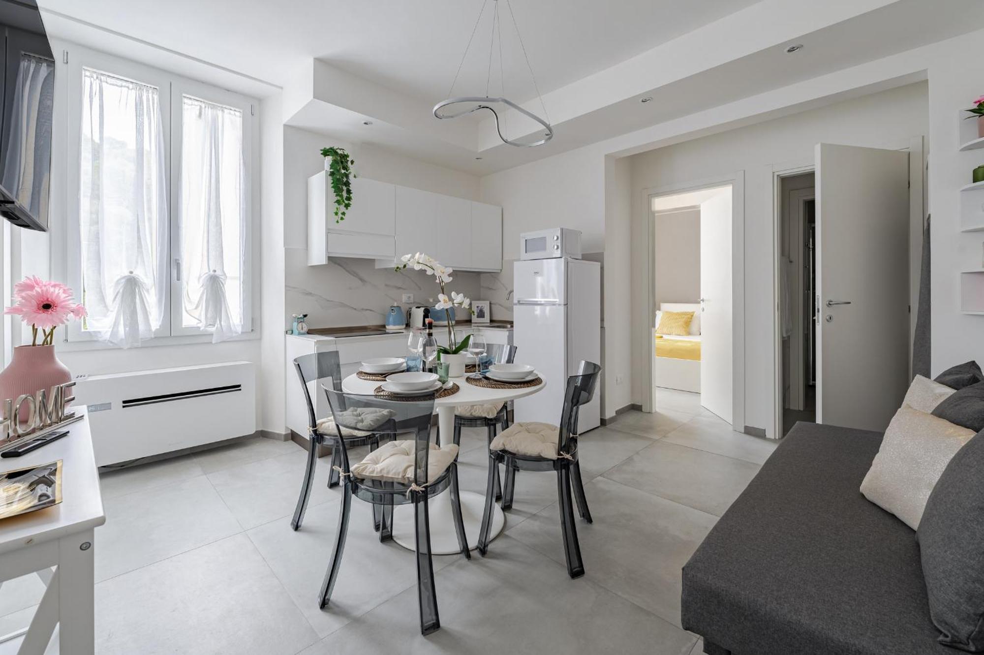 Via Ponte Alle Mosse, 19 - Florence Charming Apartments - A Chic, Newly Renovated Apartment Near Tram Leopolda, A Few Min From Downtown Exterior foto