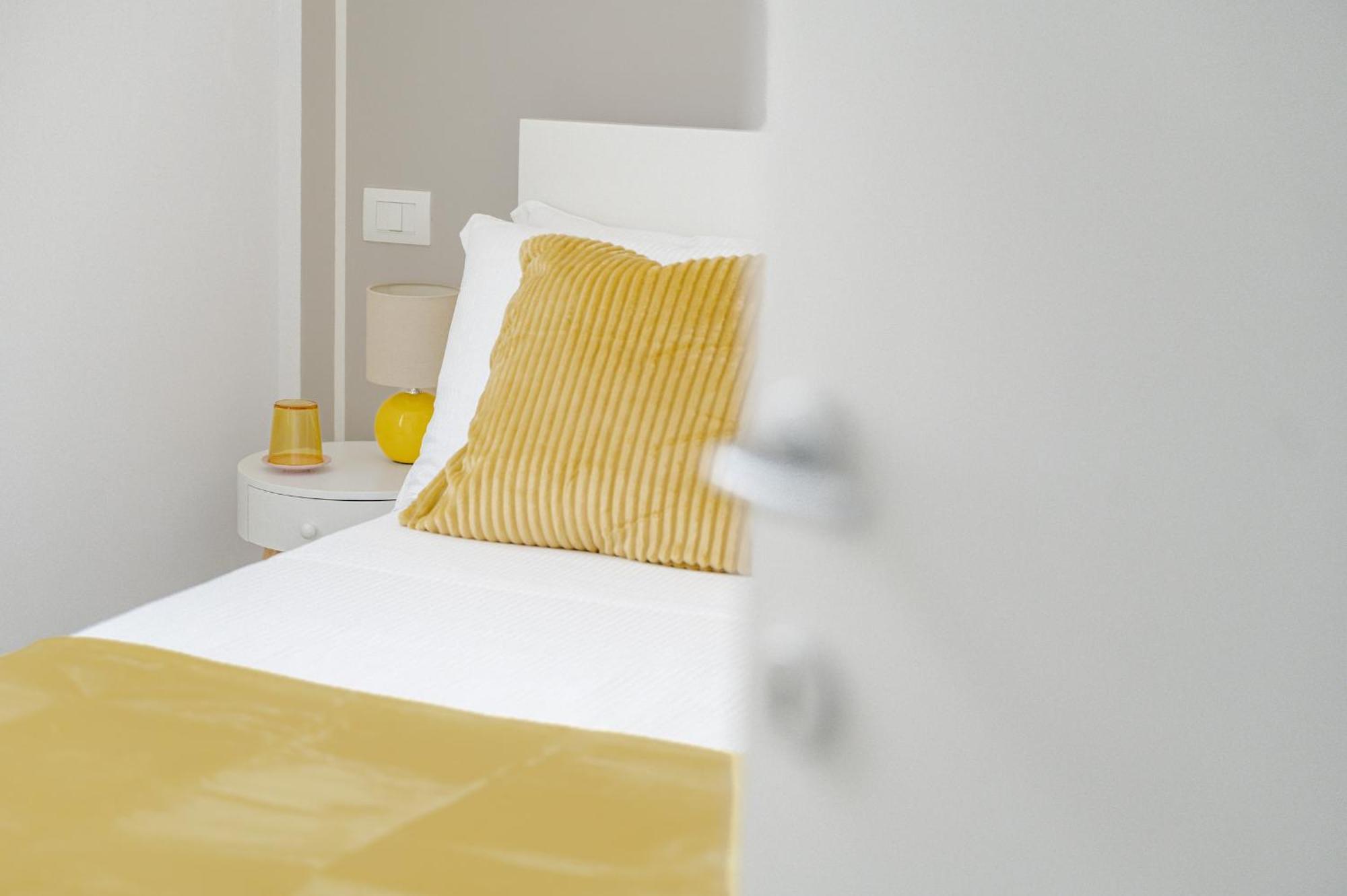 Via Ponte Alle Mosse, 19 - Florence Charming Apartments - A Chic, Newly Renovated Apartment Near Tram Leopolda, A Few Min From Downtown Exterior foto